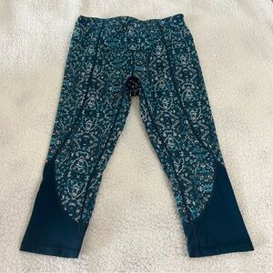 Beyond Yoga Teal Patterned Leggings